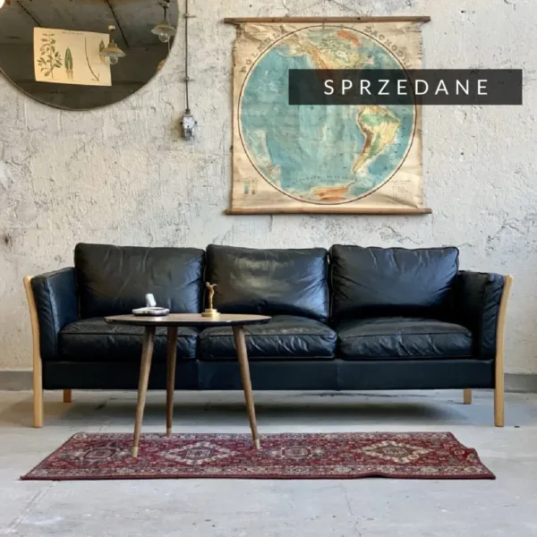 Sofa czarna bukowe boki