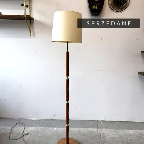 lampa jasna z mosieznymi przekladkami lampa jasna z mosieznymi przekladkami